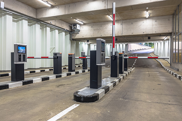 barrier-at-entrance-and-exit-of-a-car-parking-gara-2023-11-27-05-19-44-utc