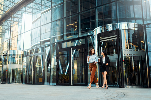 businesswomen-on-the-street-2023-12-06-02-28-00-utc