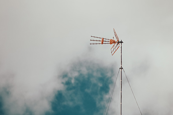minimalistic-photo-of-antenna-and-teal-sky-2023-11-27-05-02-12-utc